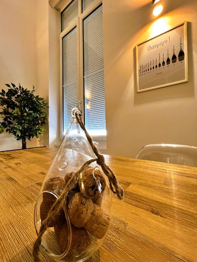 Aux Clefs Des Sacres - Dans Un Hotel Particulier Situe Rue Du Marc - Reims - Hyper Centre Forum Mairie Boulingrin Экстерьер фото